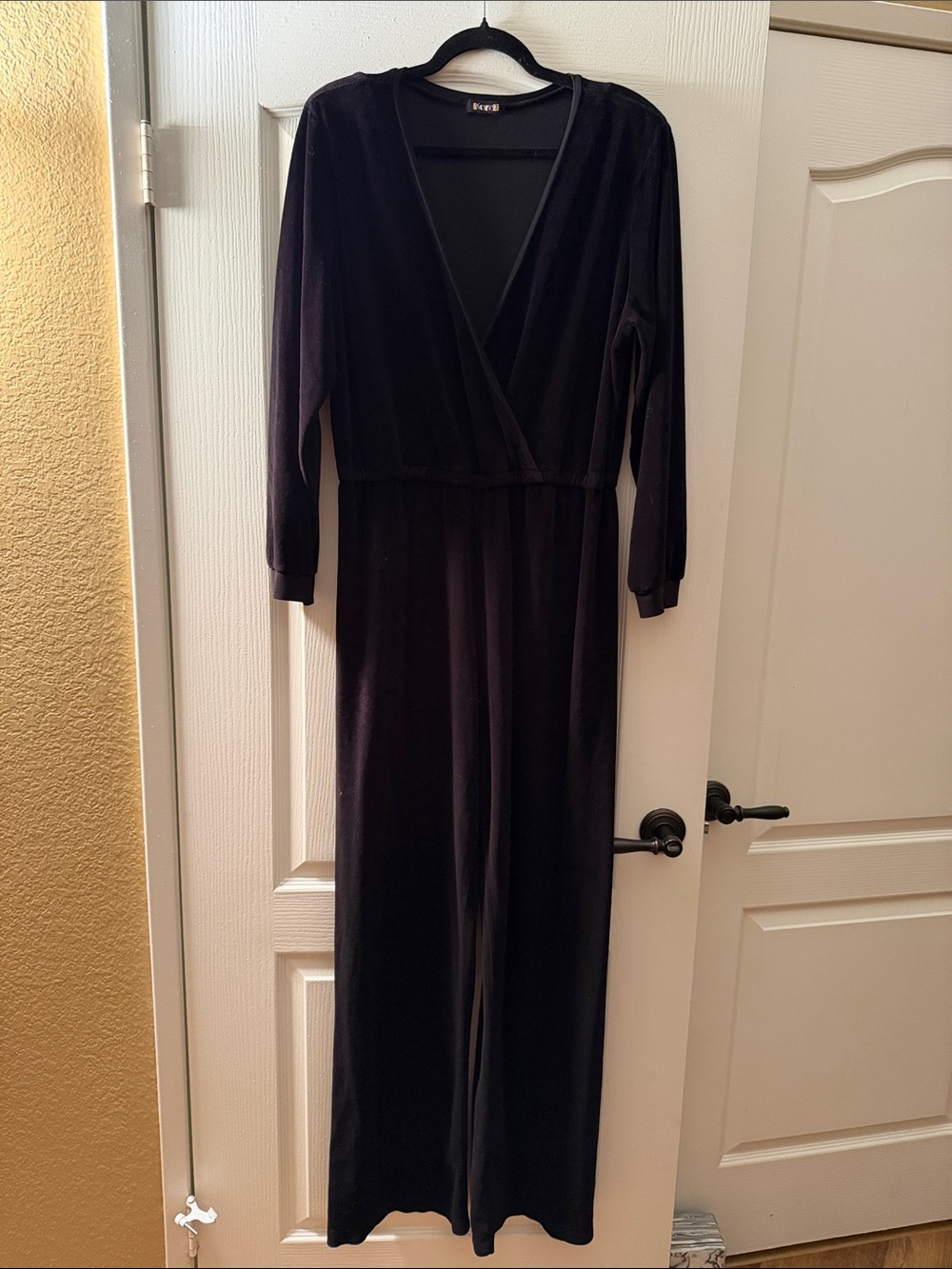 Suzi Kondi Black Velour Long-Sleeve Jumpsuit Wide Leg XL